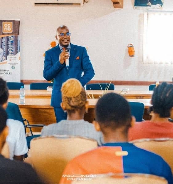 Dr Chris Manengs Image 5